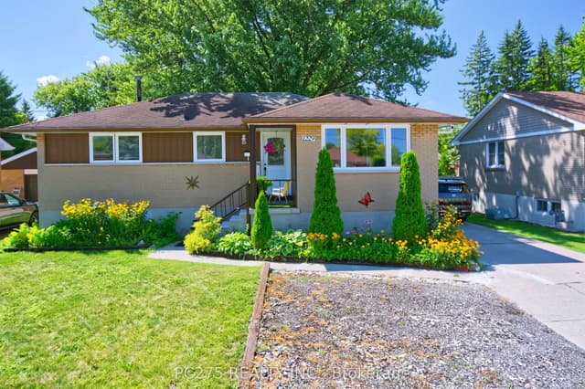 Detached at 1229 Exmouth Street, Sarnia, ON N7S 1W8