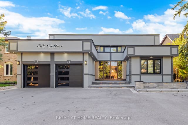 Detached at 32 Colton Crescent S, Vaughan, ON L4L 3L7