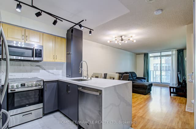 Condo Apartment at 212 Eglinton Avenue 705, Toronto, ON M4P 0A3, Toronto C10