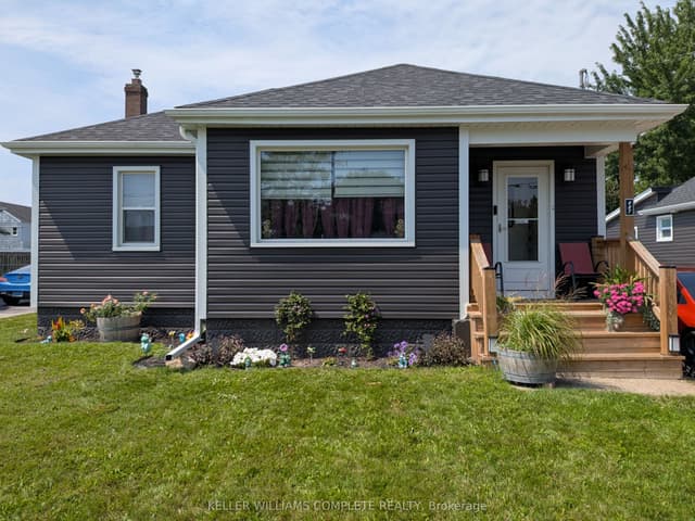 Detached at 487 SCHOLFIELD Avenue N, Welland, ON L3B 1N3