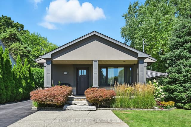 Detached at 2209 Ghent Avenue, Burlington, ON L7R 1Y6