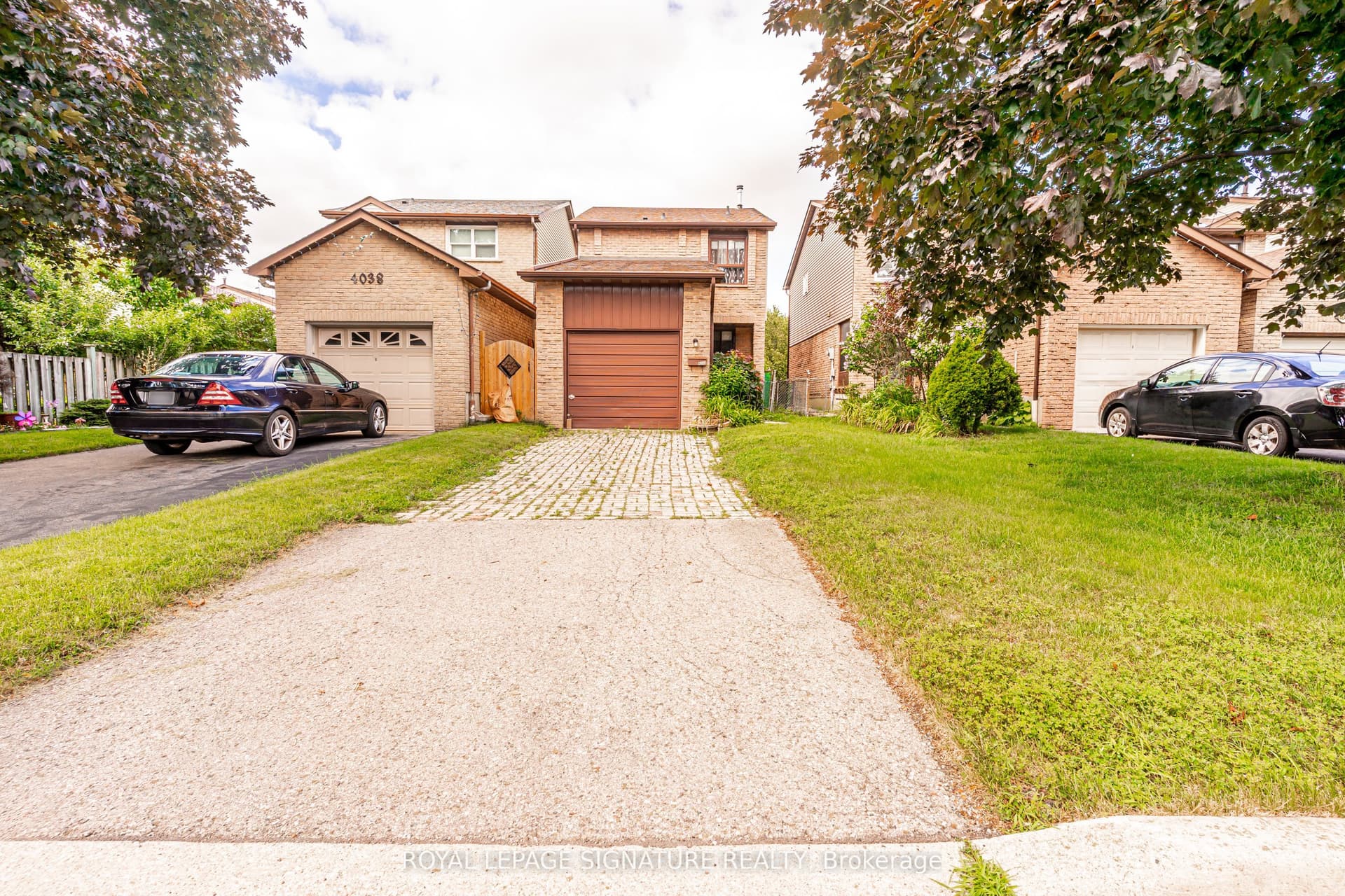 4040 Silverhaze Road in L4W