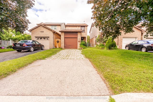 Link at 4040 Silverhaze Road, Mississauga, ON L4W 3K1