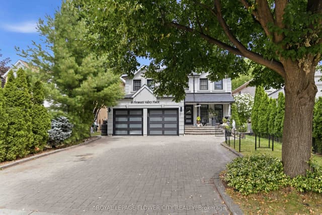 Detached at 18 Pleasant Valley Place, Brampton, ON L6S 5S2