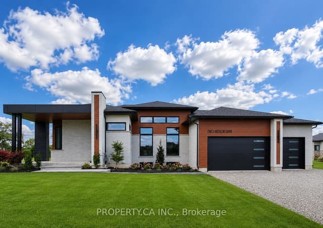 Detached at 2 Hudson Drive, Brantford, ON N3T 0V6