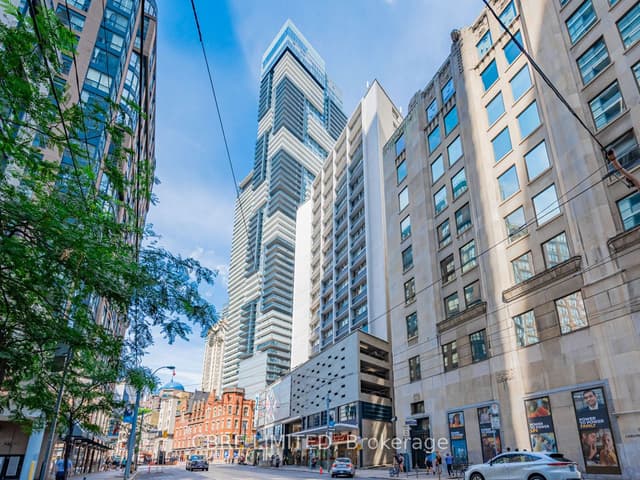 Office at 2 Carlton Street 1517, Toronto, ON M5B 1J3, Toronto C08