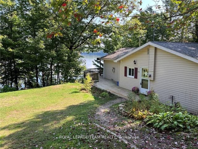 Detached at 1862 River Road, Hastings Highlands, ON K0J 1B0