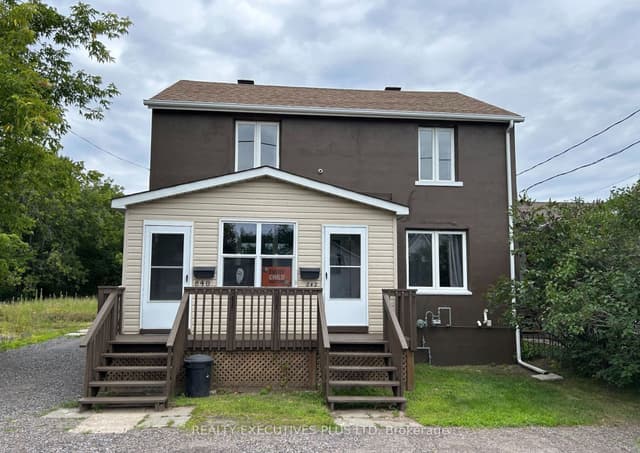 Duplex at 840-842 Worthington Street E, North Bay, ON P1B 1J4