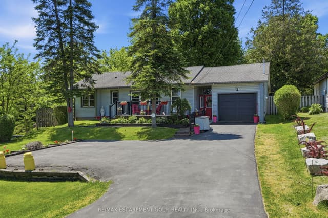 Detached at 925 HIGHWAY 6 N, Hamilton, ON L8N 2Z7