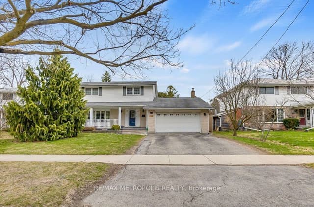 Detached at 100 Warren Road, Kitchener, ON N2M 4T4