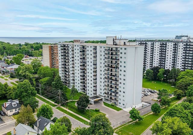 Condo Apartment at 1100 Caven Street 1204, Mississauga, ON L5G 4N3