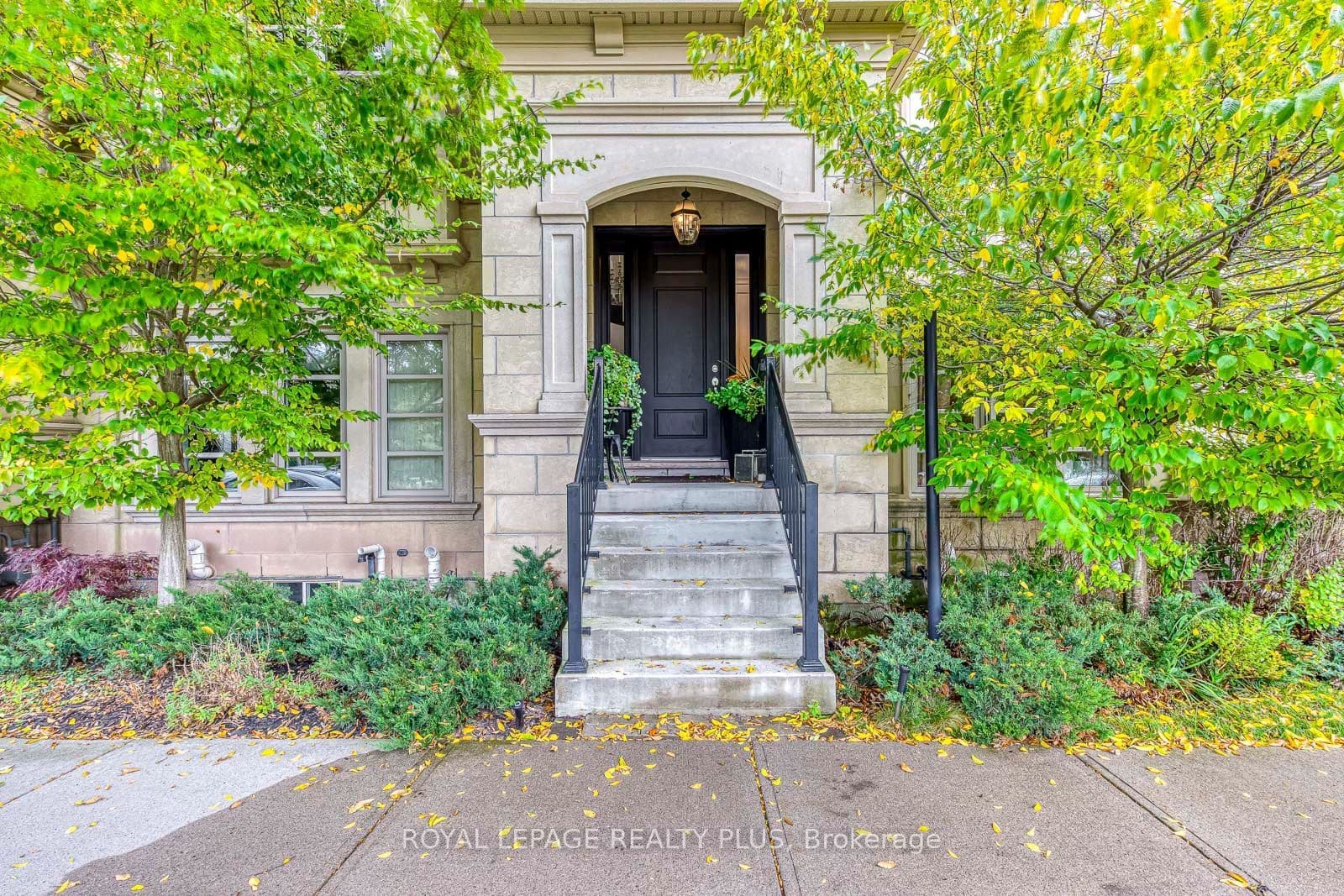 221 Hanover St