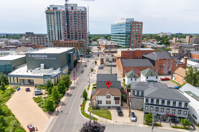 Detached at 44 Carlisle Street, St. Catharines, ON L2R 4H4
