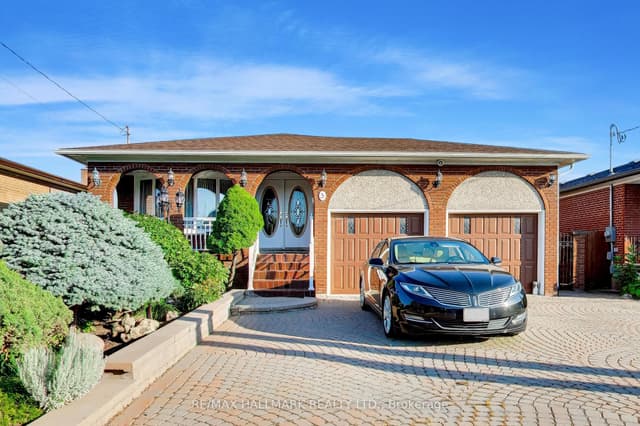 Detached at 5 Byworth Boulevard, Toronto, ON M9R 1W7, Toronto W09
