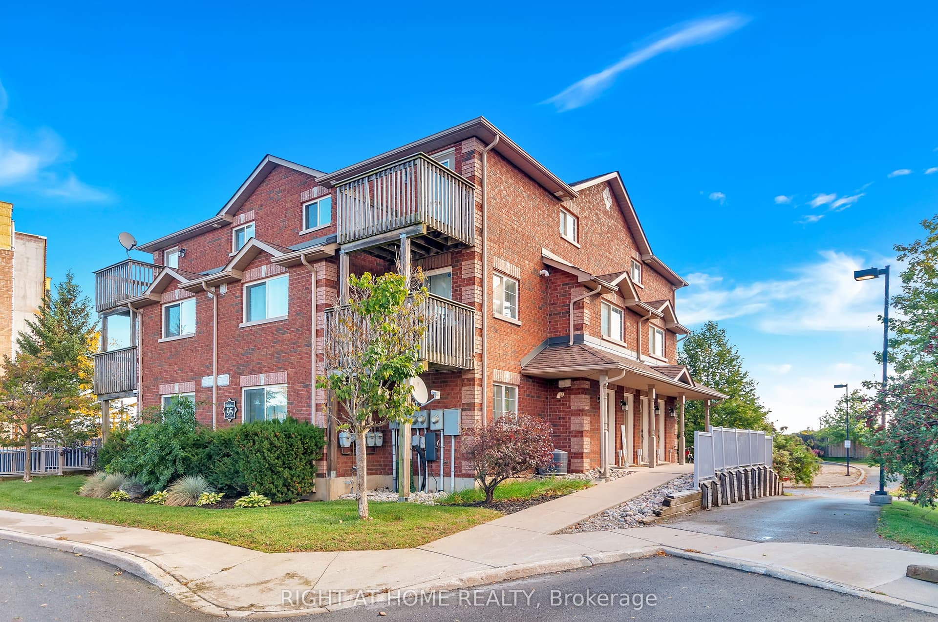 95 Goodwin Dr, 95 Goodwin Dr