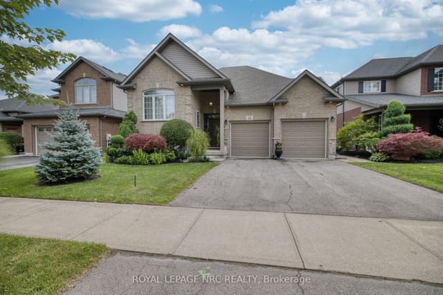 Detached at 15 Fisher Drive, Niagara-on-the-Lake, ON L0S 1T0
