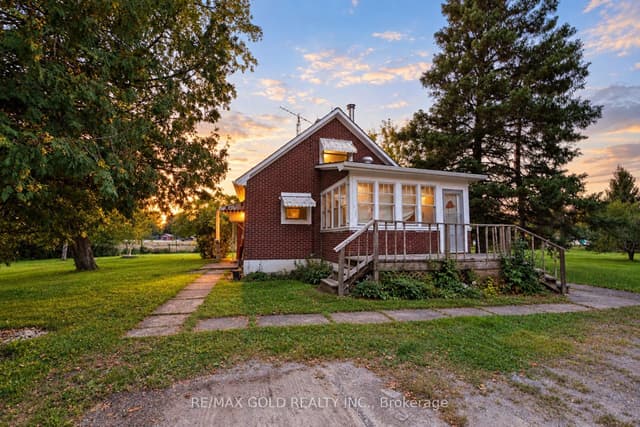 Detached at 15208 Airport Road, Caledon, ON L7C 2W7