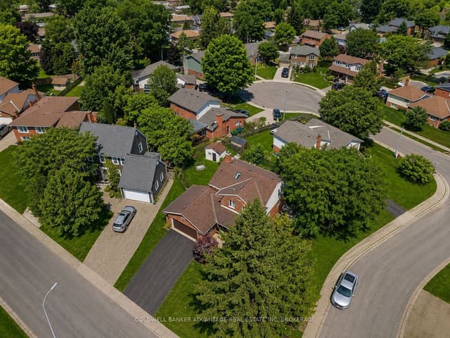 Detached at 28 Dixon Crescent, Welland, ON L3C 6P4