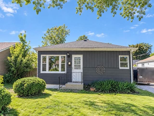 Detached at 2519 Tourangeau Road, Windsor, ON N8W 4P1