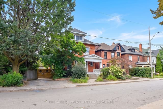 Detached at 34 HOLTON Avenue S, Hamilton, ON L8M 2L2