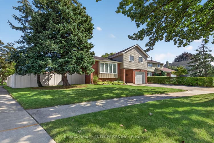 2482 Windjammer Road