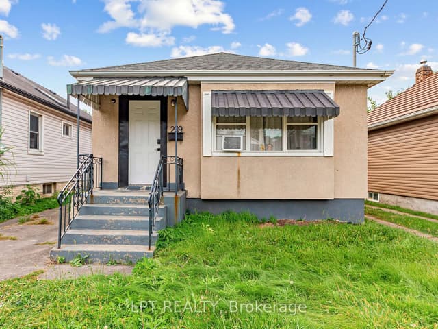 Detached at 239 Vine Street, St. Catharines, ON L2M 4S9