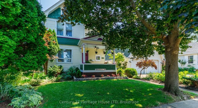 Detached at 34 Henry Street, St. Catharines, ON L2R 5T6