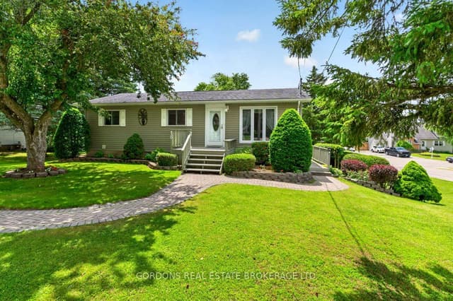 Detached at 450 Charles Street N, Gananoque, ON K7G 1V7