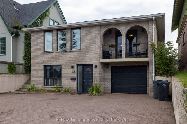 Detached at 282 Algoma Street N, Thunder Bay, ON P7A 5A6