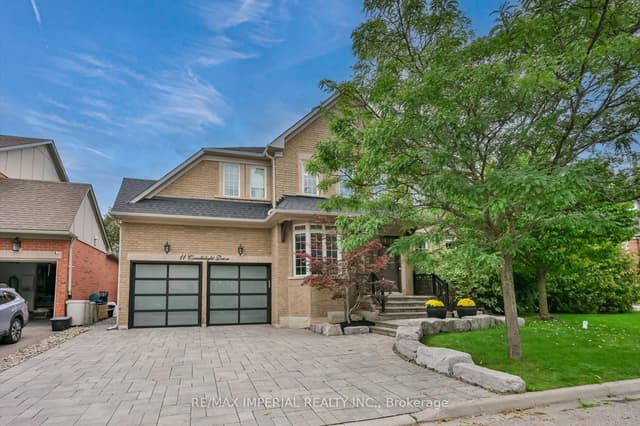 Detached at 11 Candlelight Drive, Richmond Hill, ON L4E 5E4