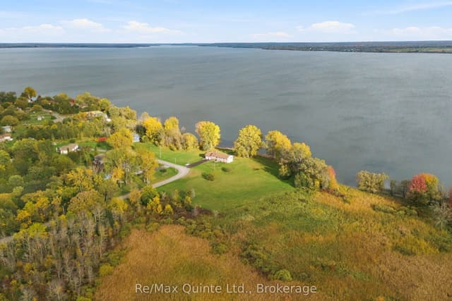Detached at 40 Wallbridge Circle, Prince Edward County, ON K8N 4Z7