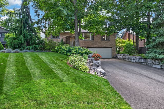 Detached at 245 Corrie Crescent, Waterloo, ON N2L 5W3