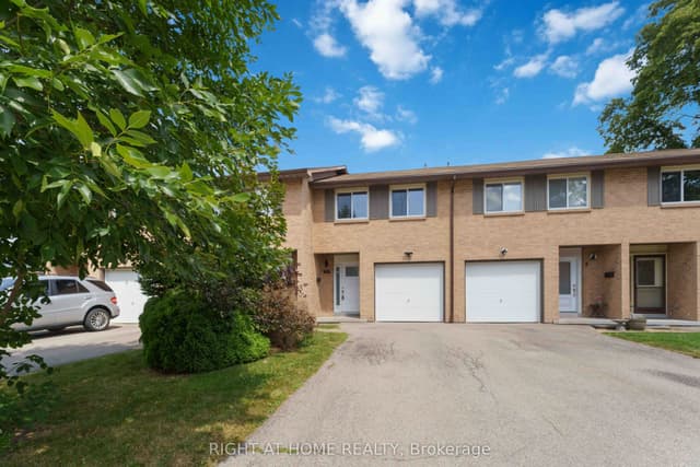 Condo Townhouse at 66 Summercrest Drive 3, Hamilton, ON L8K 6M6