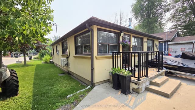 Detached at 1099 Poplar Drive, Innisfil, ON L0L 1R0
