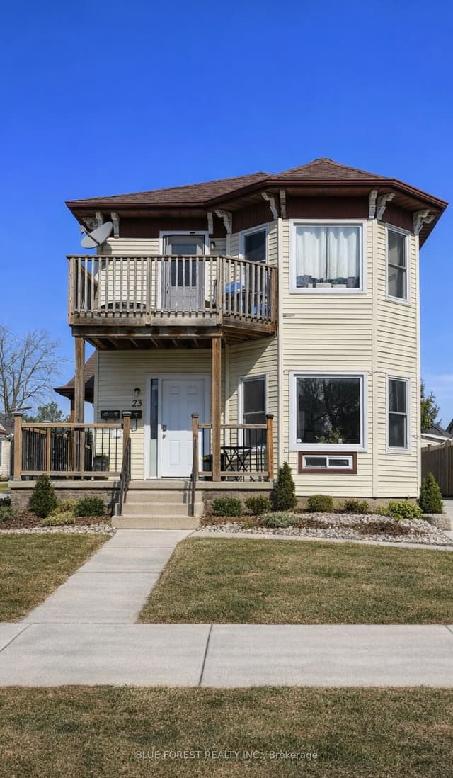 Triplex at 23 Barnes Street, St. Thomas, ON N5R 2V4