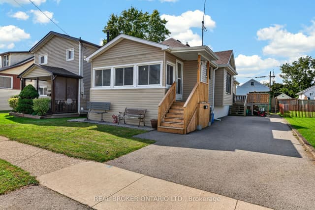 Semi-Detached at 610 Steele Street, Port Colborne, ON L3K 4Y7