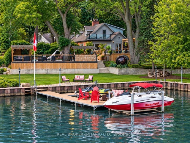 Detached at 413 Indian Road, Burlington, ON L7T 3T4