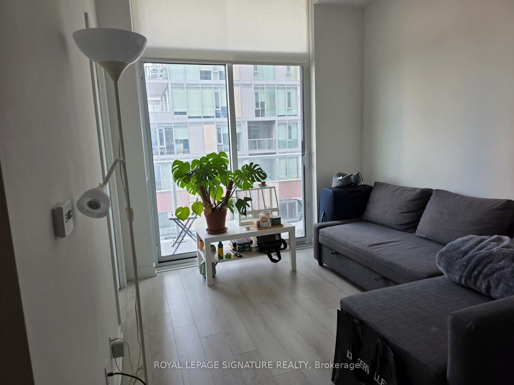 Suite 421 · Floor 4, Unit 421 · 33 Helendale Ave