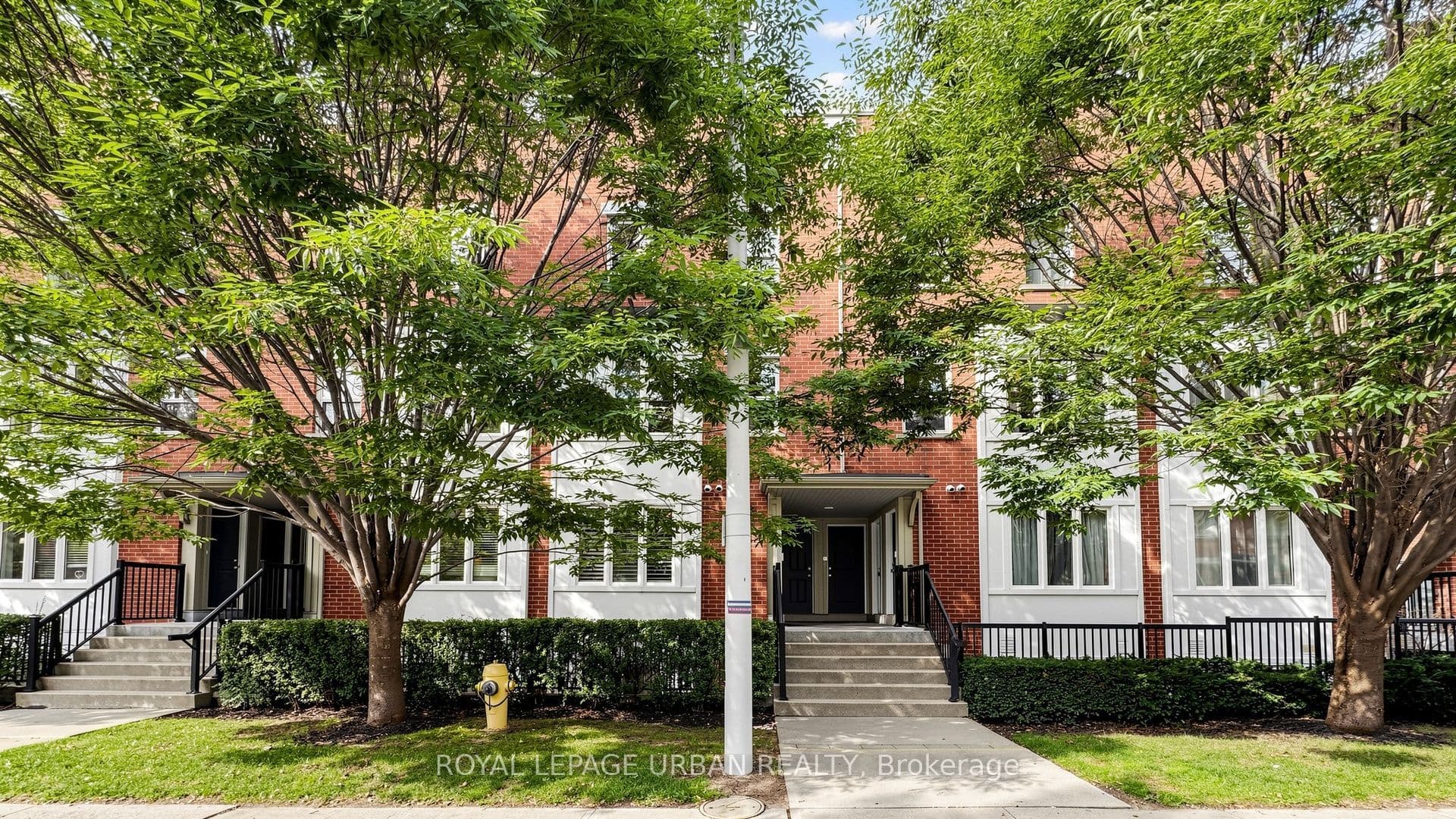 Suite 2, Unit 2 · 76 Munro St