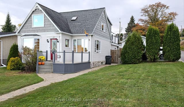 Detached at 220 High Street S, Thunder Bay, ON P7B 3K7
