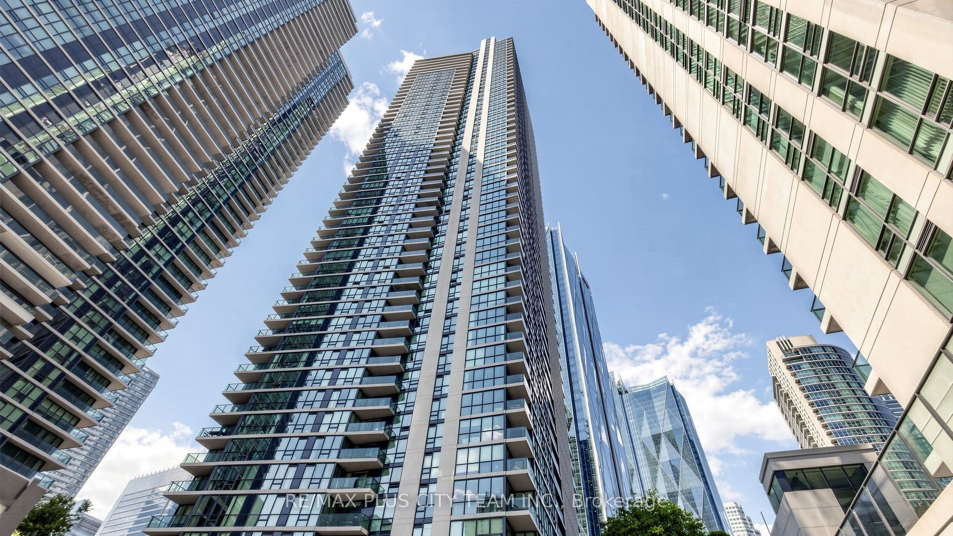 Suite 4302 · Floor 43, Unit 4302 · 16 Harbour St