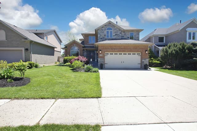 Detached at 3 Riviera Ridge, Hamilton, ON L8E 5E5