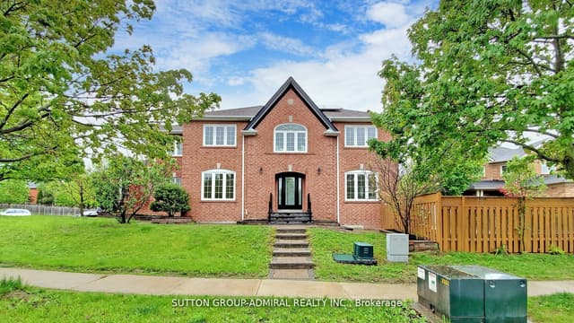Detached at 470 Doubletree Lane, Newmarket, ON L3X 2E9