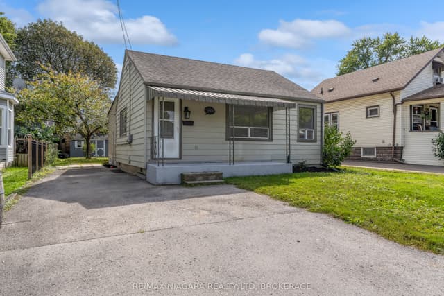 Detached at 5416 Hamilton Street, Niagara Falls, ON L2E 2W6