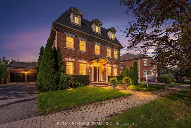 Detached at 6 Oatlands Drive, Richmond Hill, ON L4C 9P1