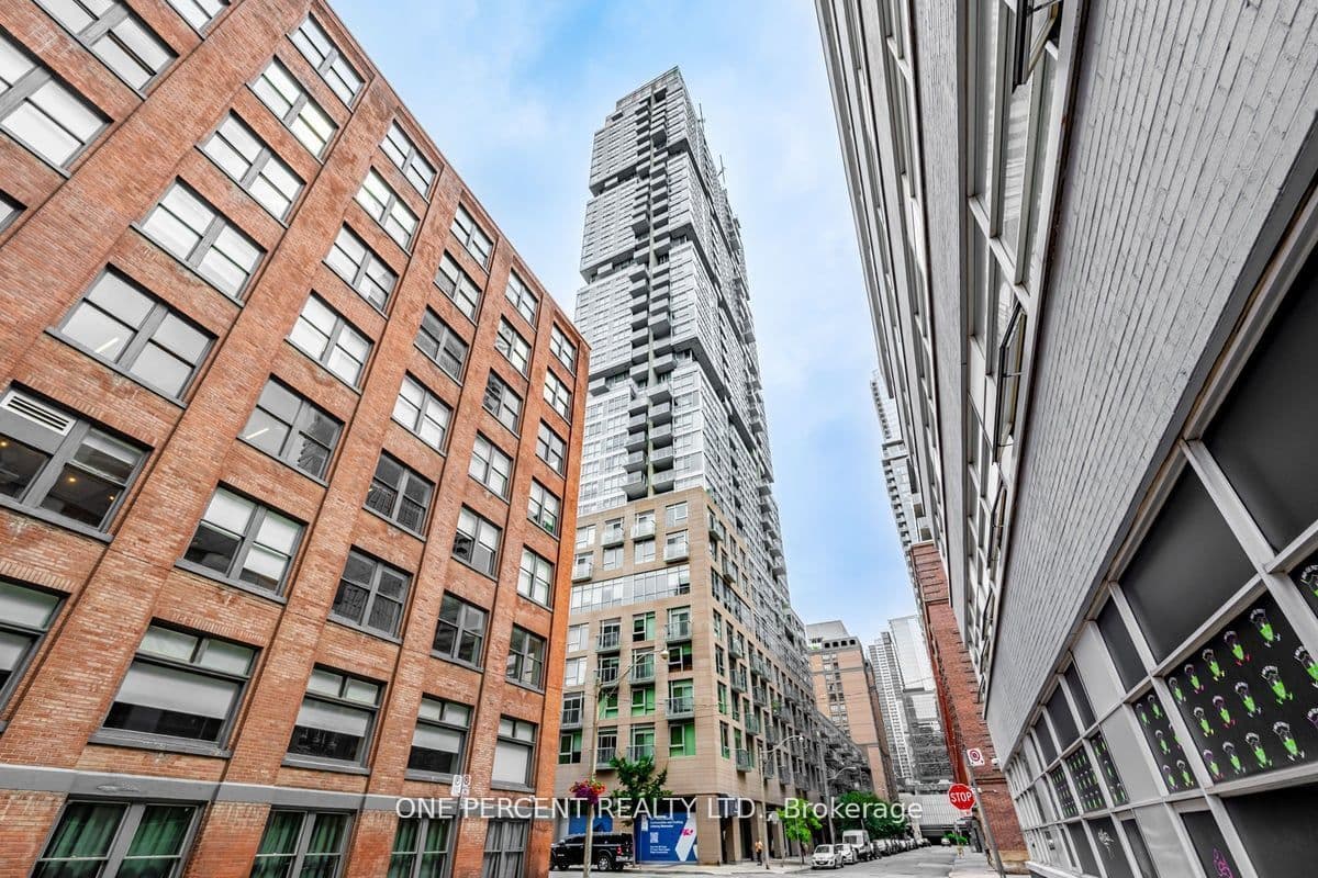Suite 426 · Floor 4, Unit 426 · 30 Nelson St