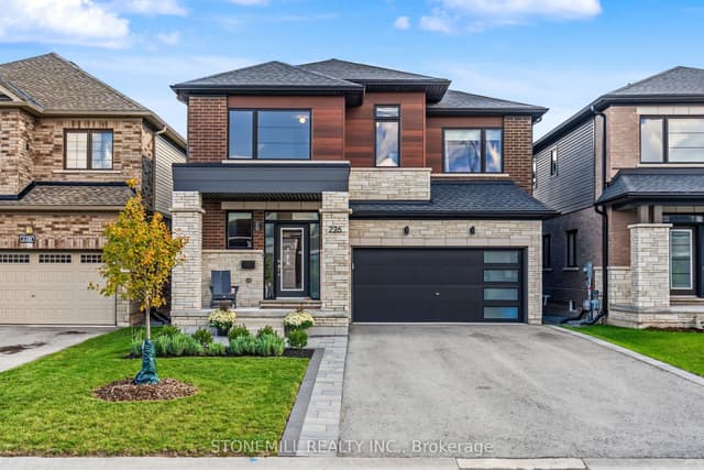 Detached at 226 Midland Place, Welland, ON L3B 0H4