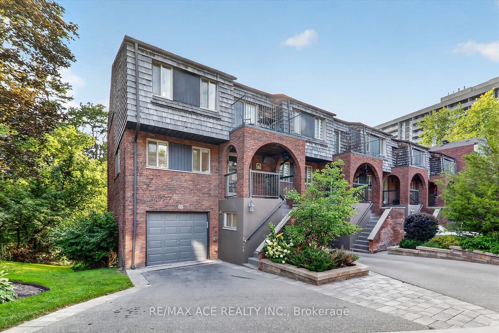 65 Cricklewood Cres, 65 Cricklewood Cres