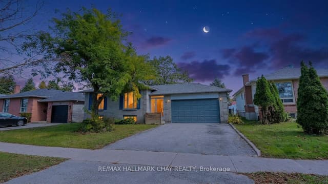 Detached at 9 Bronte Crescent, Barrie, ON L4N 5B8