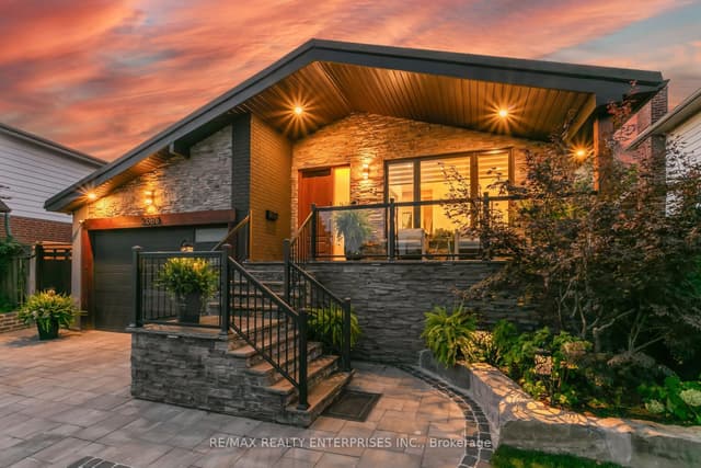 Detached at 2683 Kingsberry Crescent, Mississauga, ON L5B 2K6